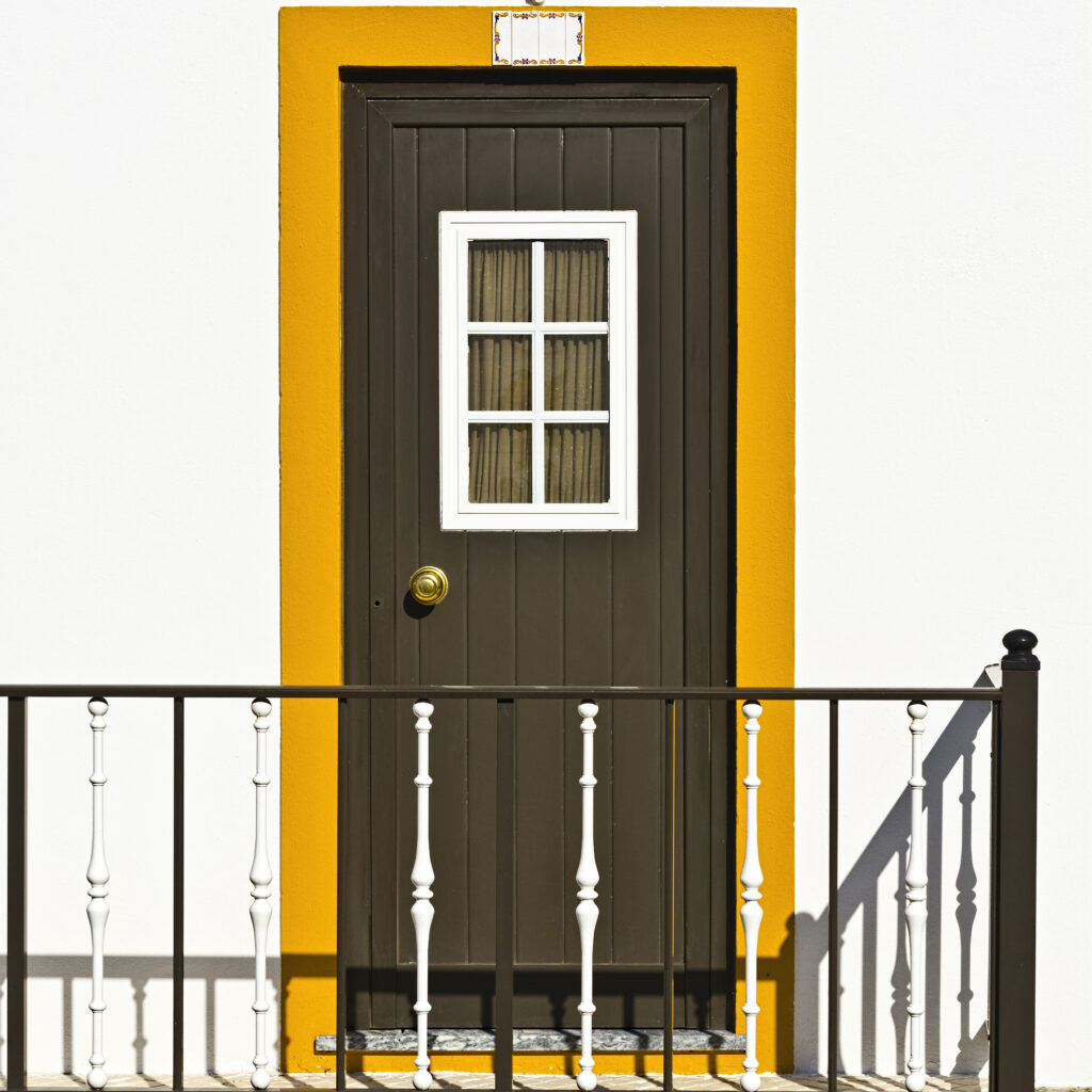 door-of-the-modern-portuguese-house-2025-10-10-08-12-22-utc